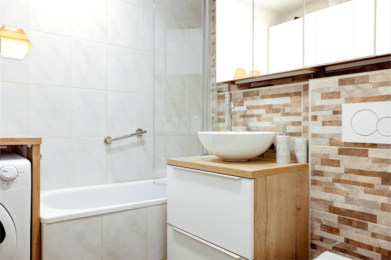 Elegant 1-Bedroom Apartment Near Hill Forest Ljubljana Kültér fotó